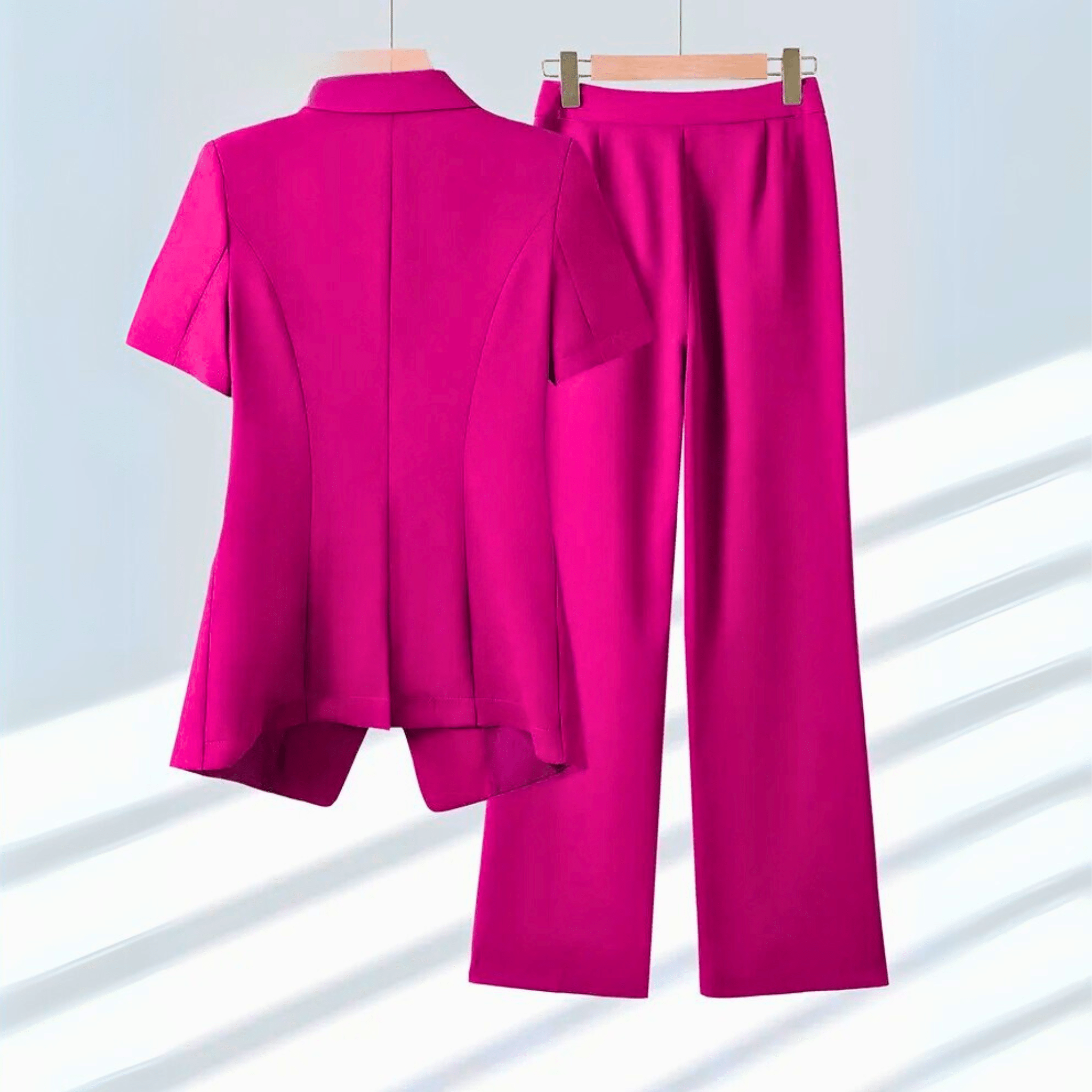 Aurela Essence Tailored Set