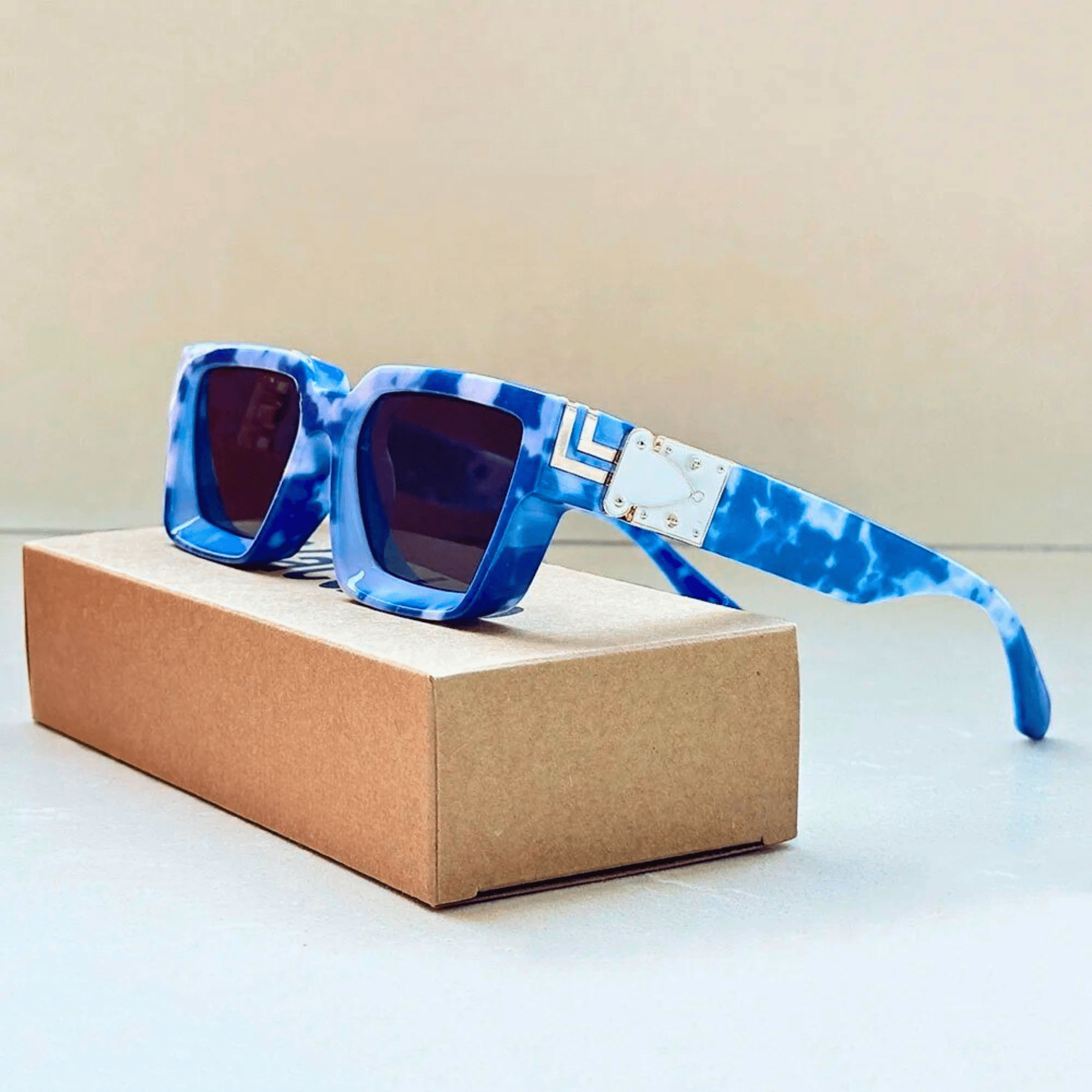 Lumina Retro Square Shades