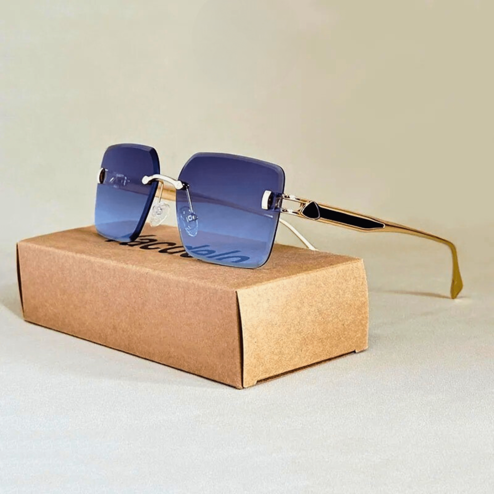 Valmira Rimless Essence