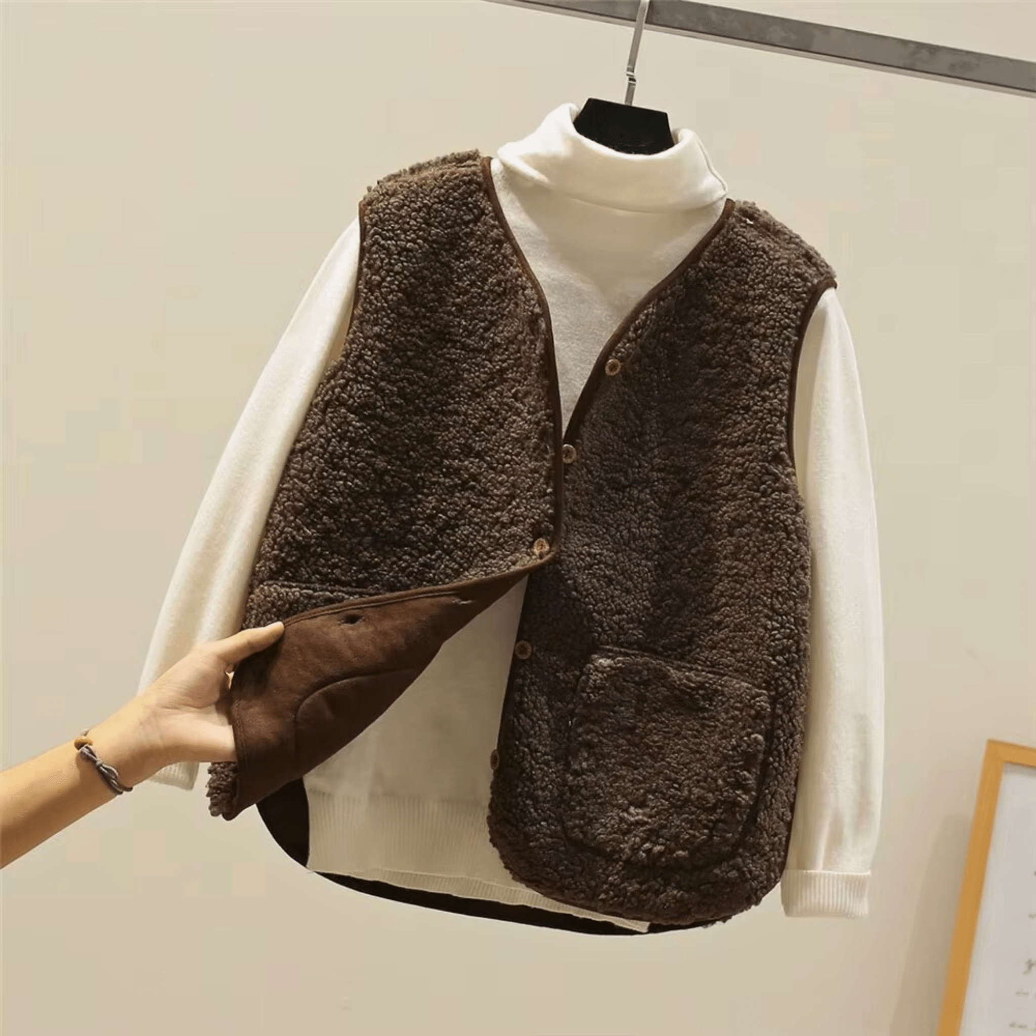 The Valente Sherpa Vest